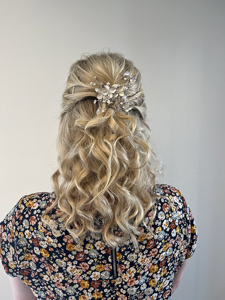 Frisur und Styling von Mein Frisör in Flensburg – Bild 2